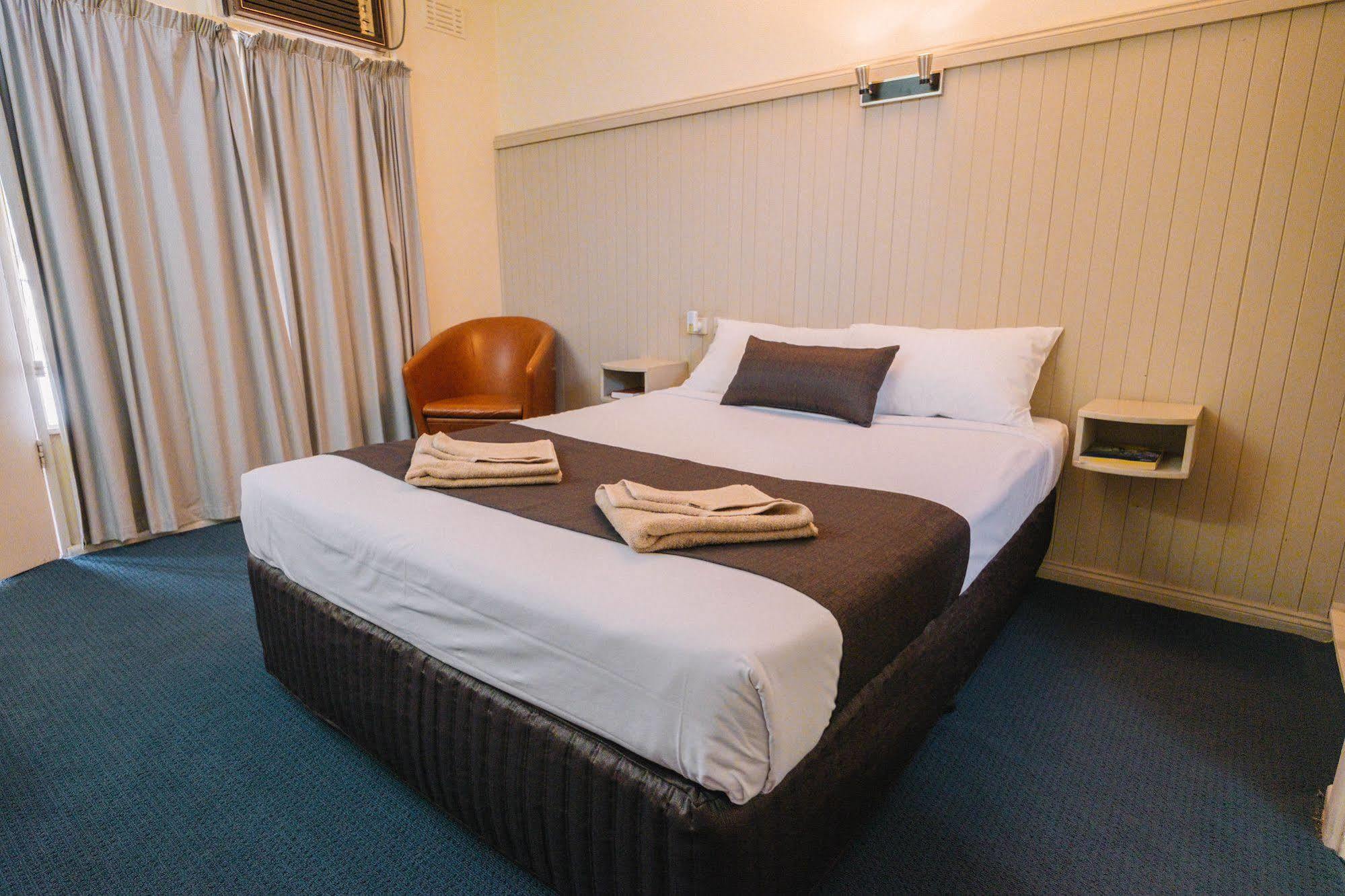 Stawell'S London Motor Inn Exteriér fotografie