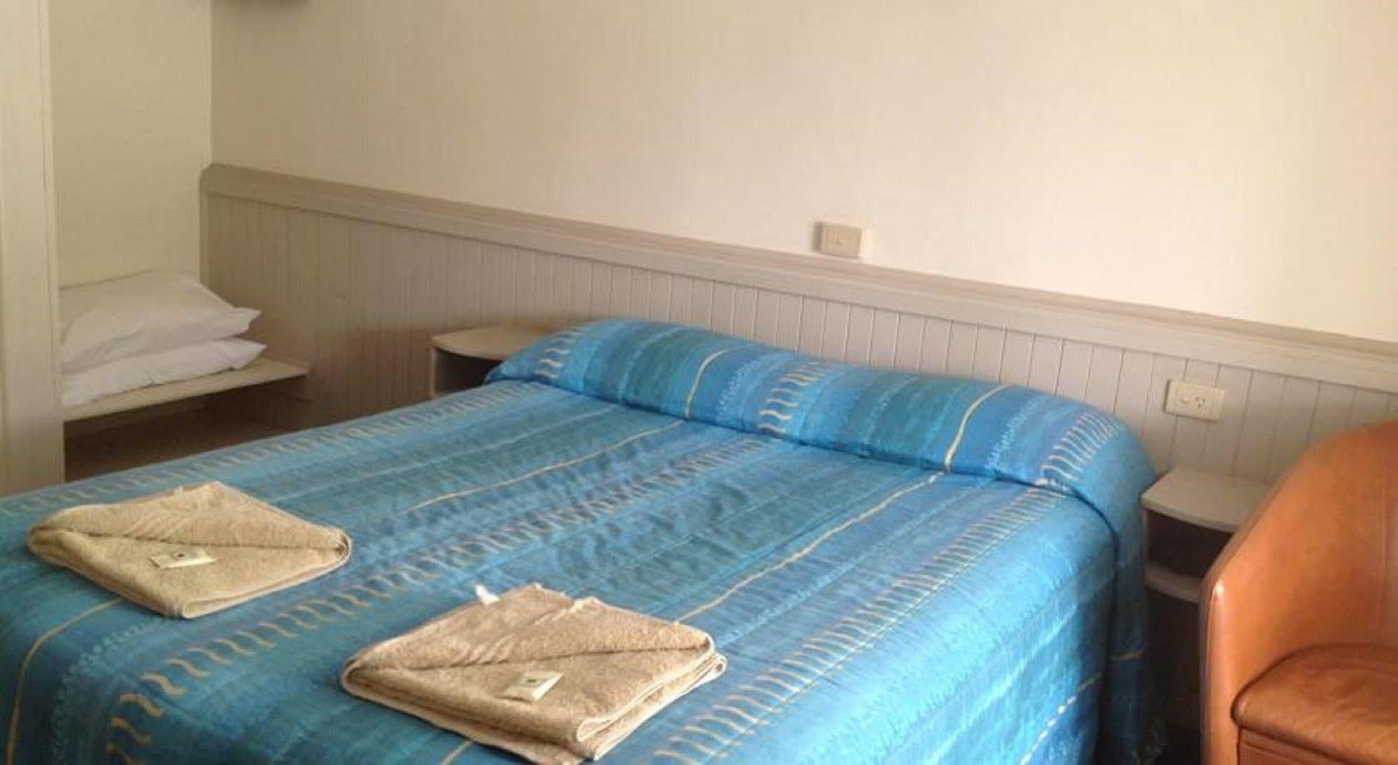 Stawell'S London Motor Inn Exteriér fotografie